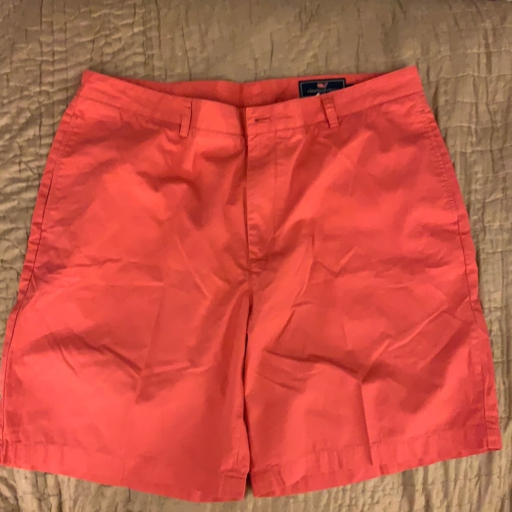 Vineyard Vines coral shorts - Picture 1 of 3